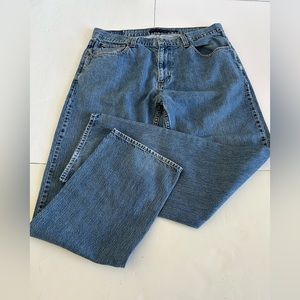 Tommy Hilfiger men denim size 38x30 
Relaxed Fit